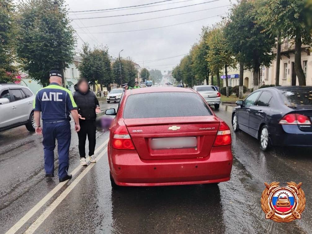 В Ржеве выбежавшая на дорогу пенсионерка попала под машину Фото: ГАИ