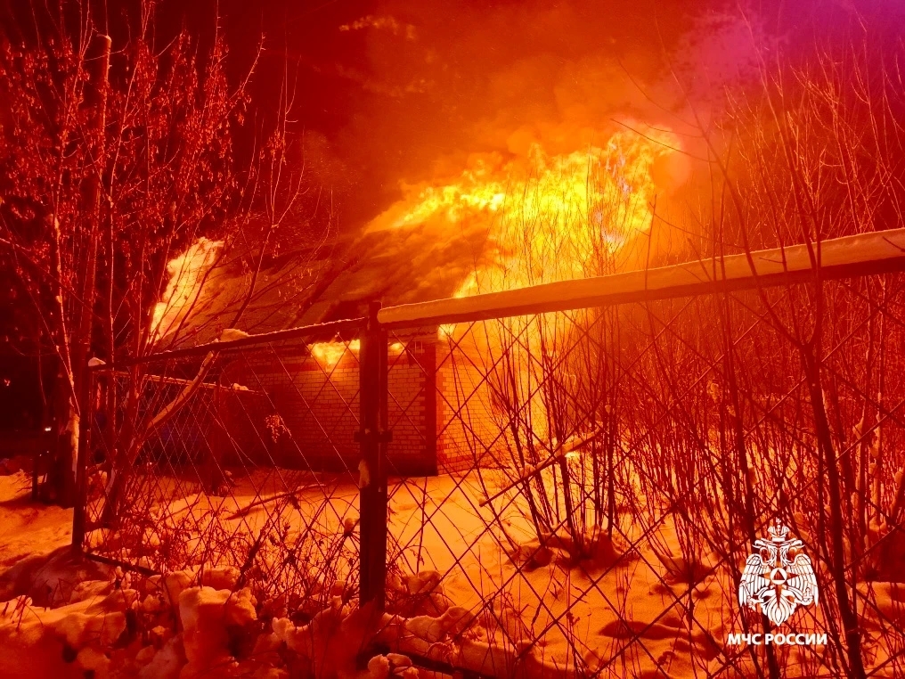 В Конаковском районе ночью на пожаре погибла женщина Фото: МЧС Тверской области