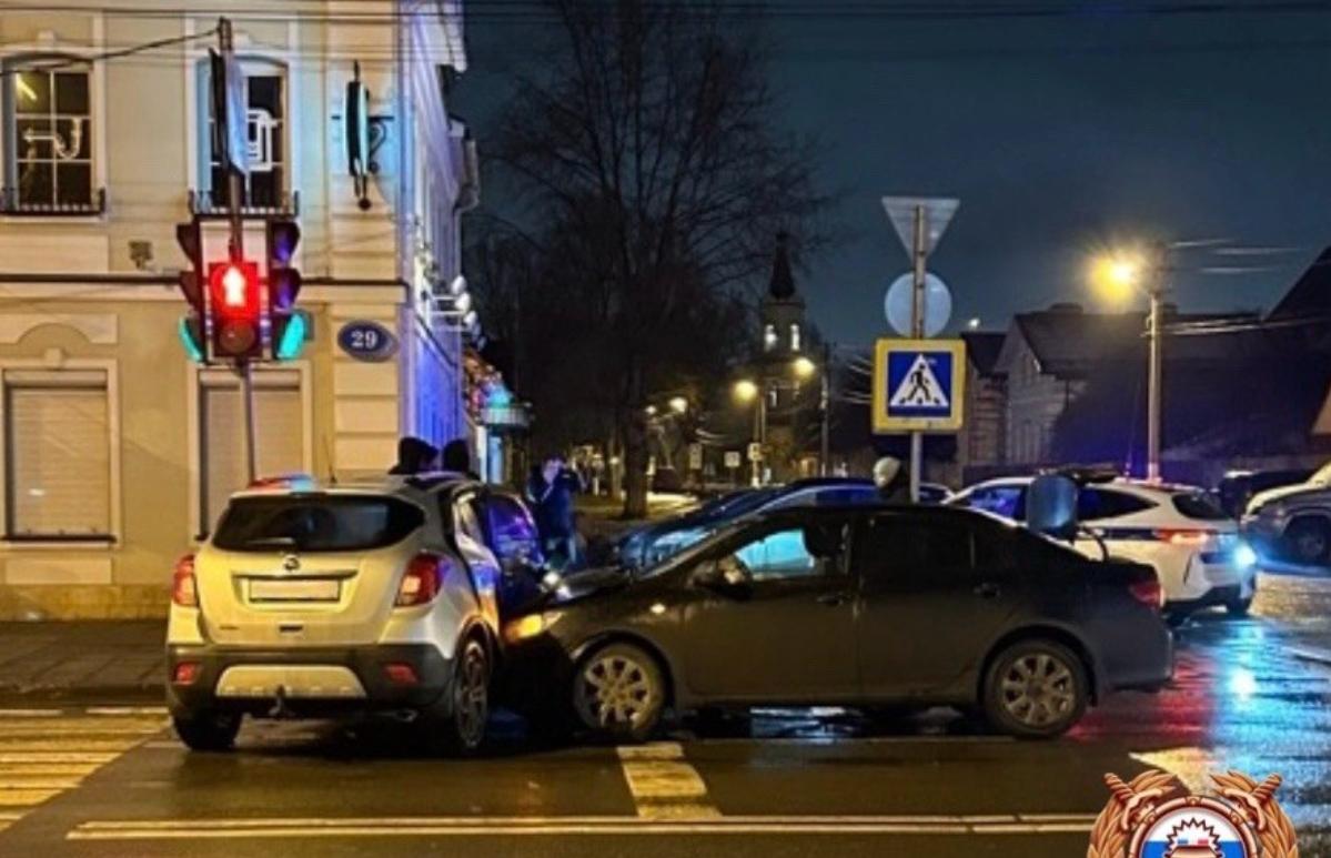Три человека пострадали в ДТП на улице Софьи Перовской в Твери - новости Афанасий