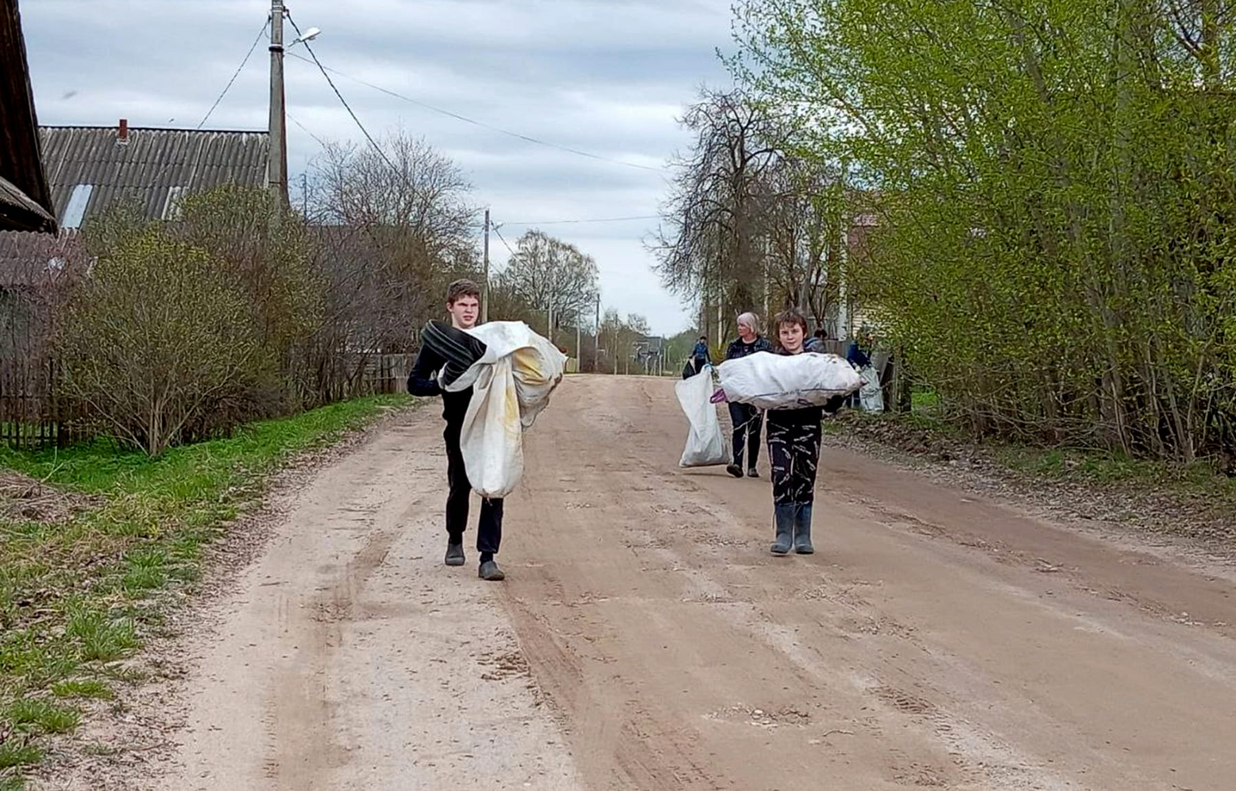 Более 33 700 жителей Тверской области приняли участие во всероссийском субботнике «Зелёная весна» - новости Афанасий