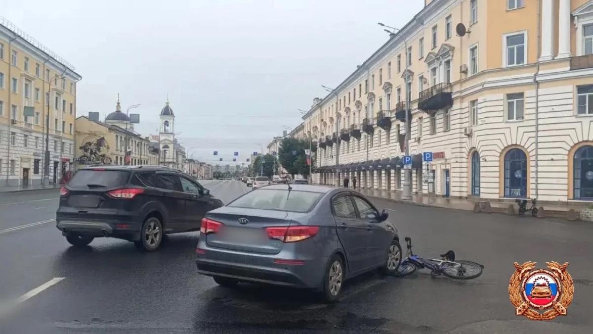 На съезде с моста в Твери сбили велосипедиста Фото: ГАИ