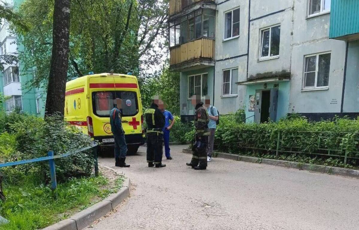 В Твери на бульваре Цанова ребенок упал с 5-го этажа