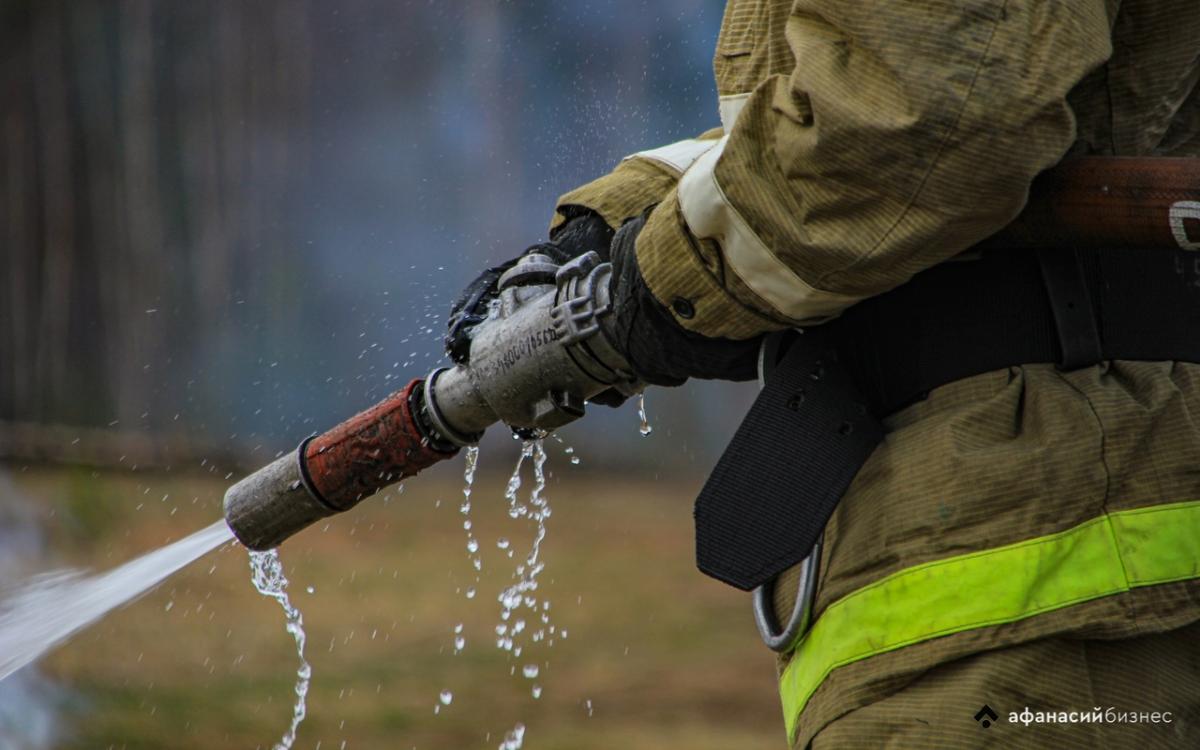 В Пролетарском районе Твери горит жилой дом Фото: архив редакции