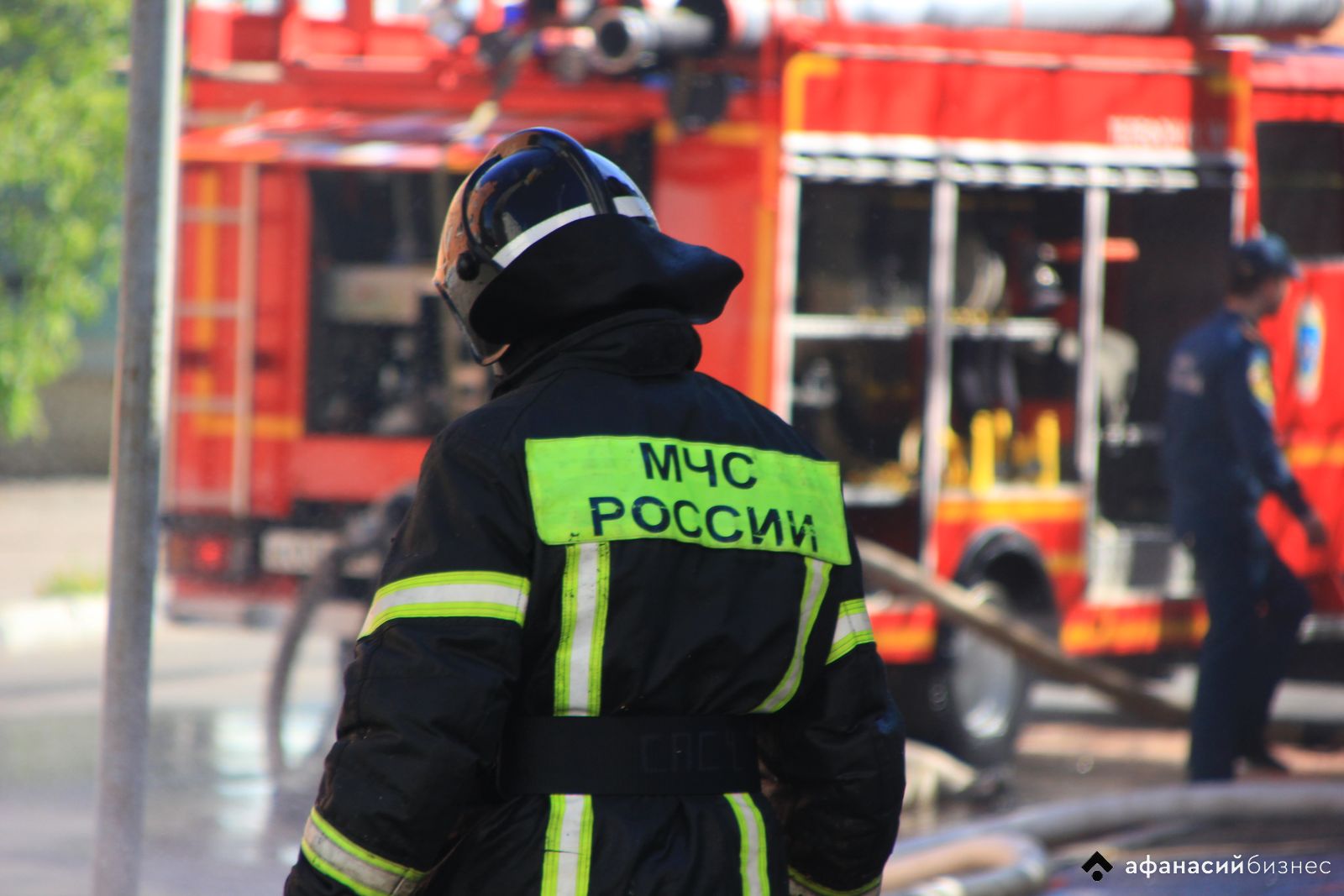 В Твери потушили пожар в доме на бульваре Гусева
