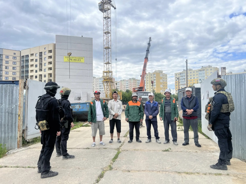 В Твери полиция искала мигрантов на стройках и базах Фото: УМВД по Тверской области