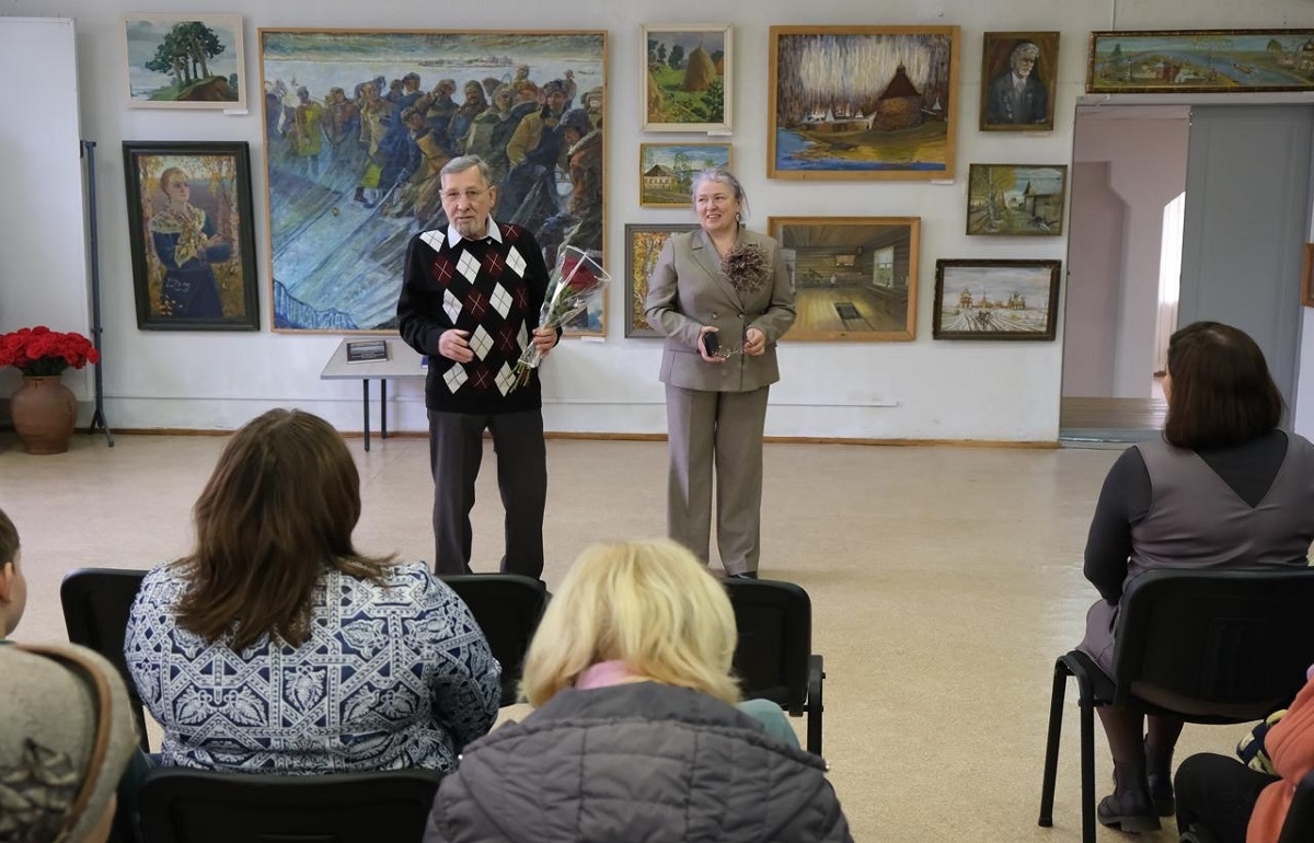 В Осташкове прошла выставка художника Александра Кирьянова «Тропа к духовным тропам» - новости Афанасий