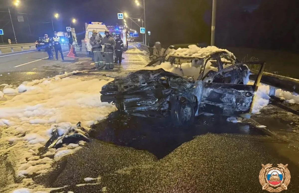 Водитель погиб в горящем автомобиле на М10 в Тверской области - новости Афанасий