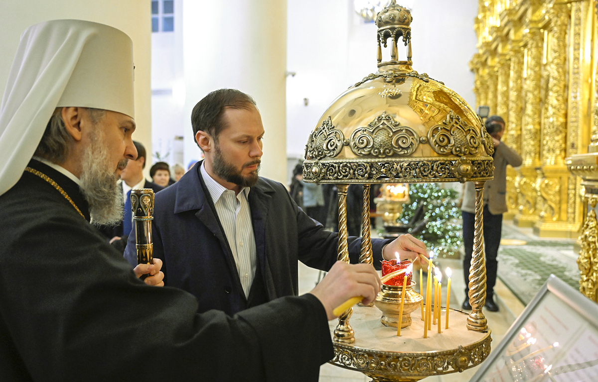 Врио губернатора Виталий Королев посетил богослужение Рождественского сочельника Фото: Эдуард Бредихин
