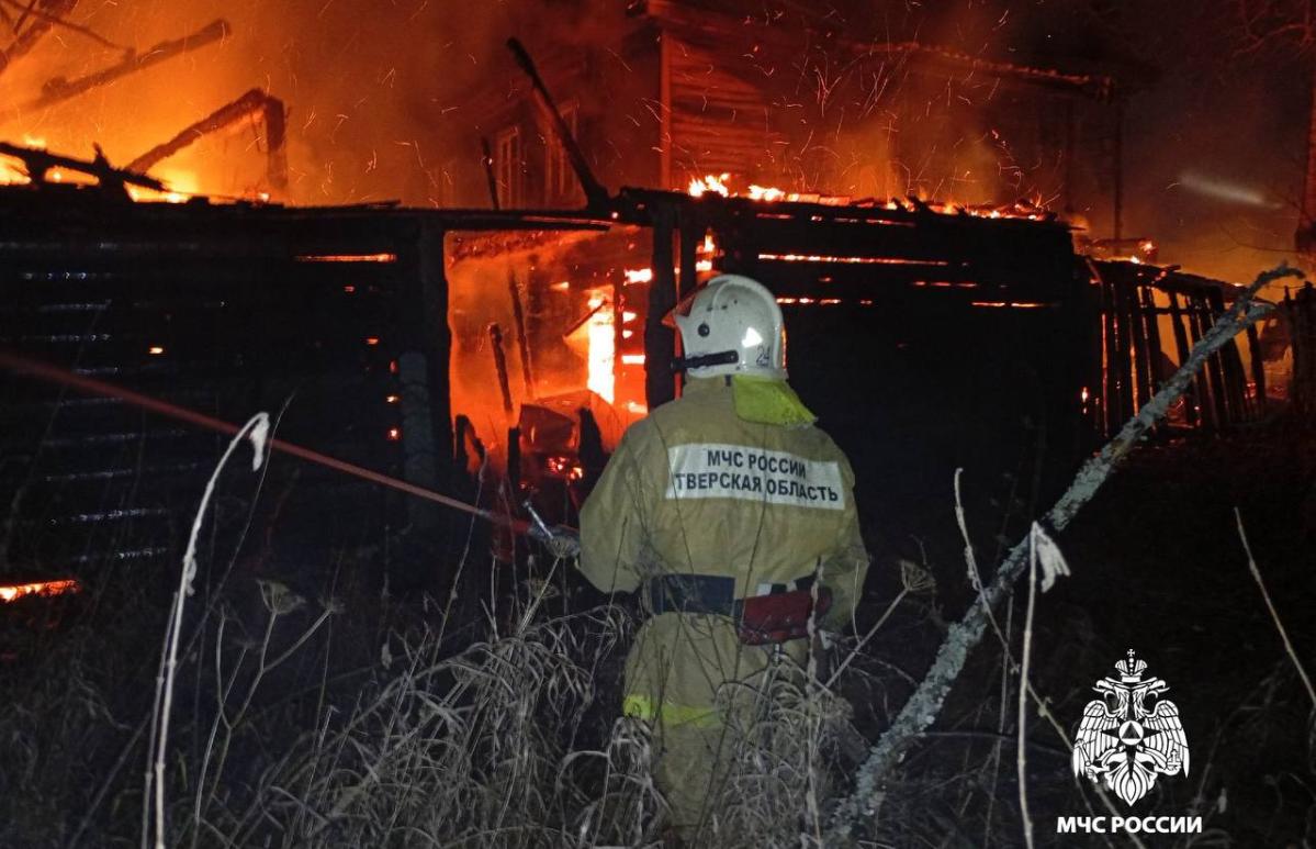 На пожаре в Белом эвакуировали жильцов дома - новости Афанасий