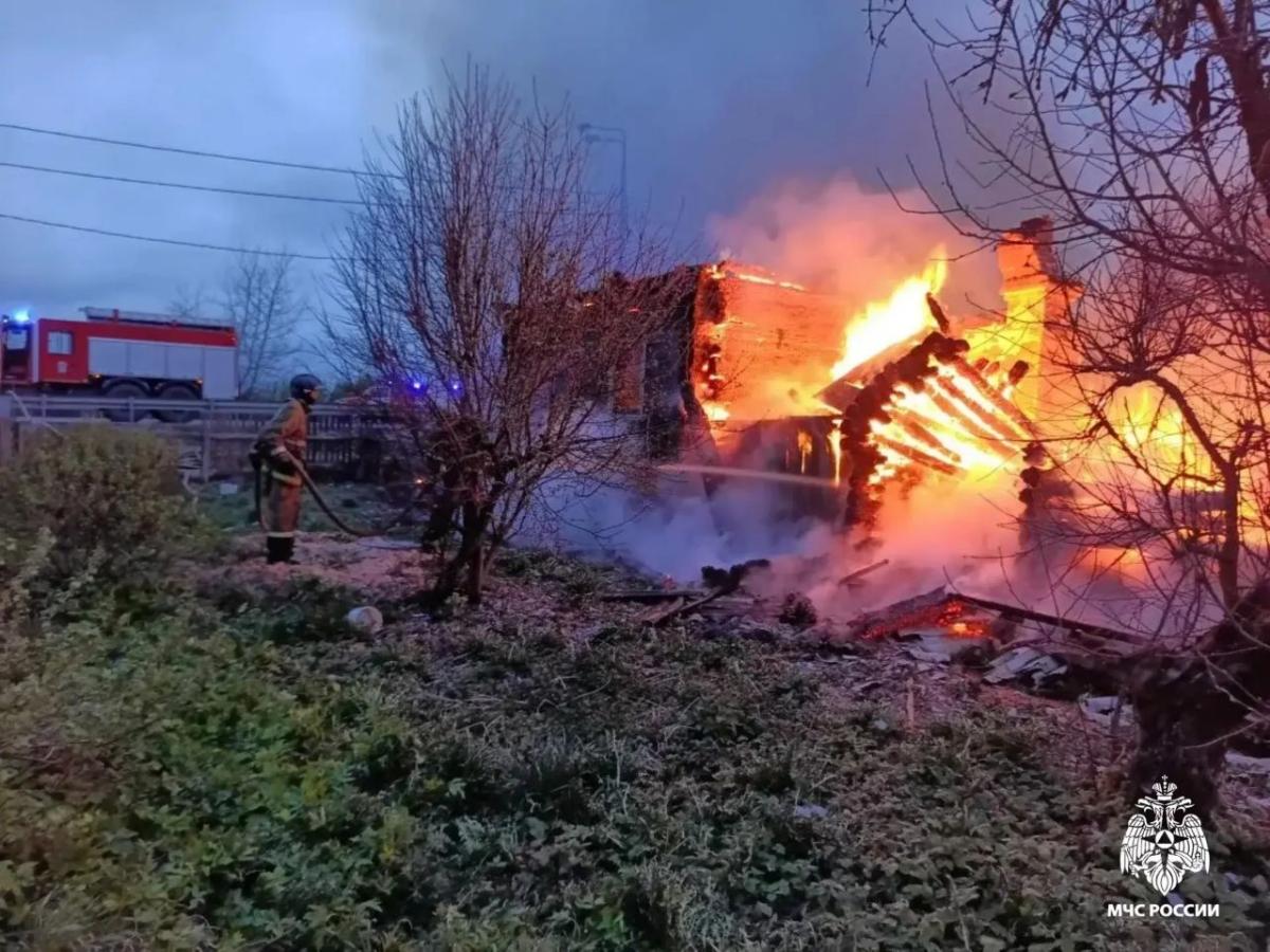 Жительница Бологовского округа погибла при пожаре Фото, видео: МЧС Тверской области