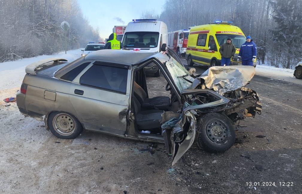 На М9 в Тверской области столкнулись пять автомобилей, есть пострадавшие Фото: УГИБДД по Тверской области