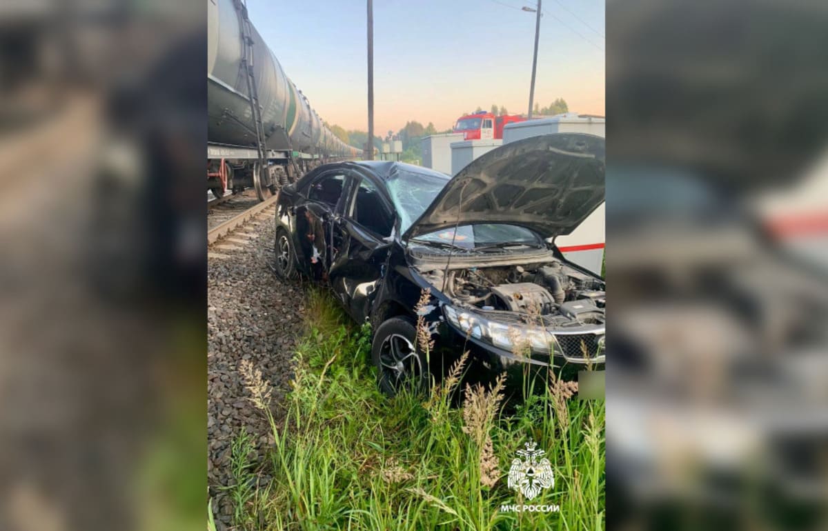 Под Сандово в Тверской области поезд столкнулся с легковым автомобилем - новости Афанасий