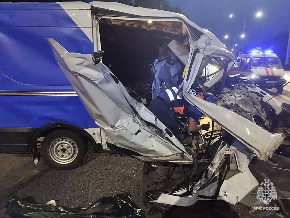 На М11 ночью в Тверской области столкнулись легковушка и грузовик Фото: ГУ МЧС России по Тверской области