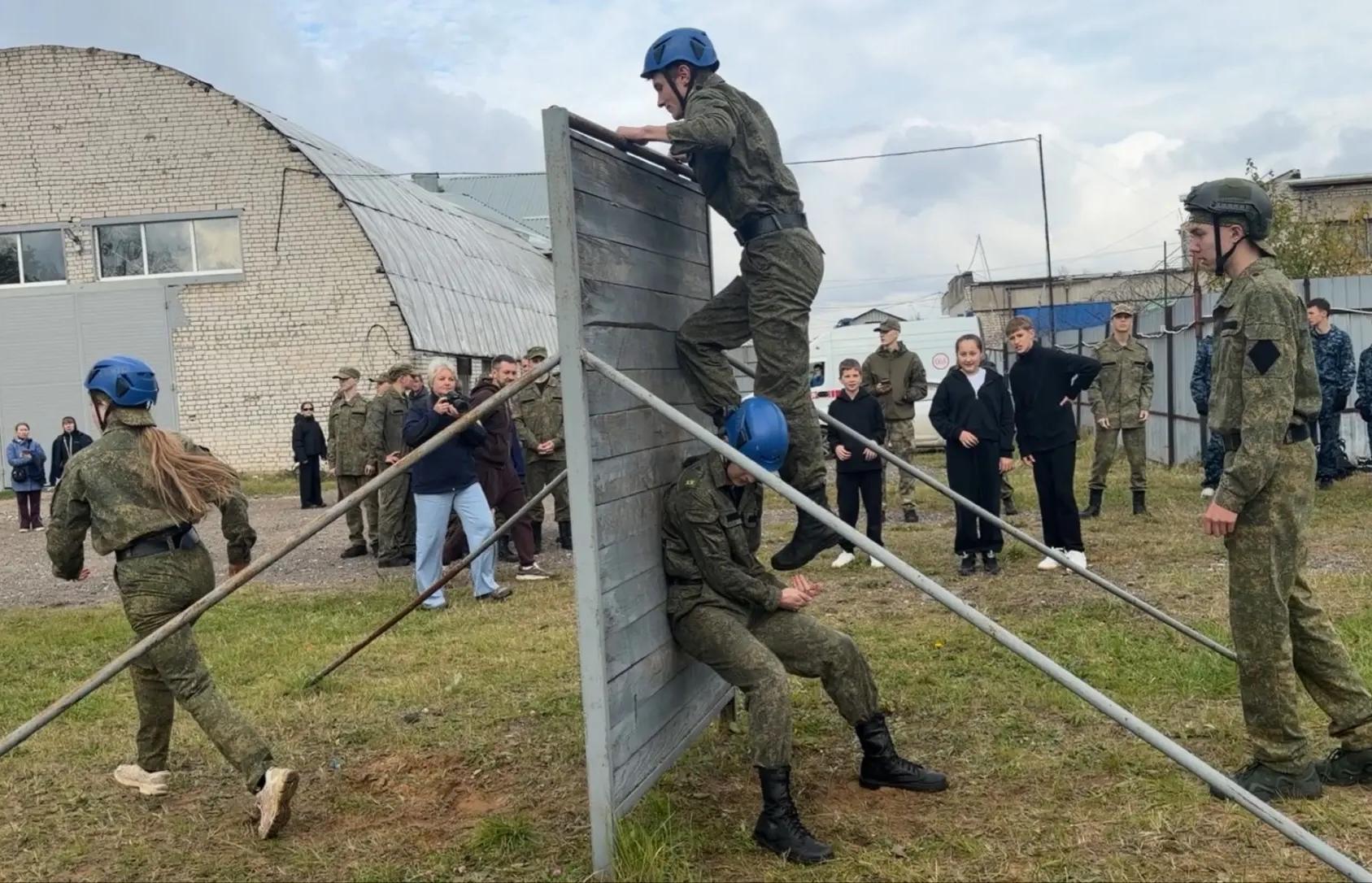 В Твери прошли соревнования по преодолению полосы препятствий 