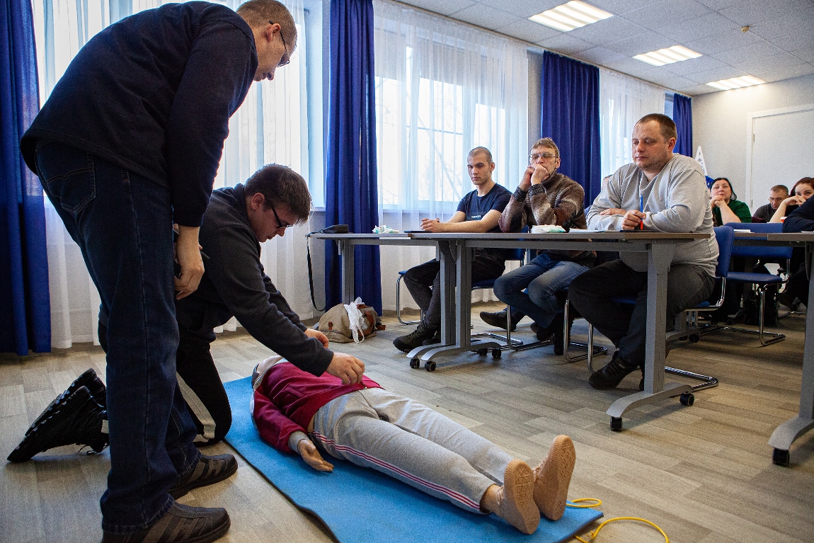 Тверские энергетики  освоили  программу по оказанию первой медицинской помощи Фото: Диана Журавлева