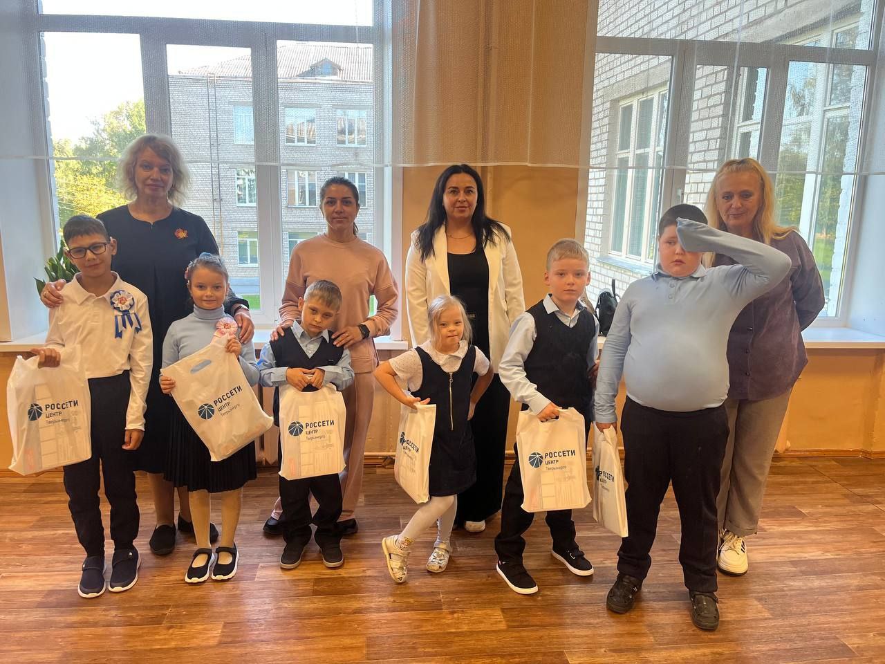 Тверские энергетики  поздравили воспитанников Вышневолоцкой школы-интерната №1 - новости Афанасий