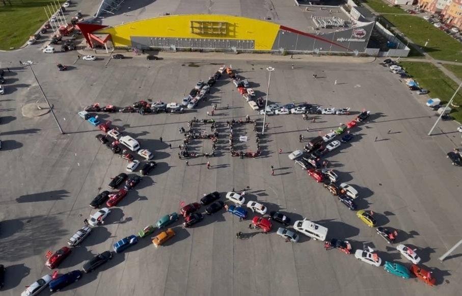 В автофлешмобе к Дню Победы участвовали 80 автомобилей Фото: телеграм главы Череповца Романа Маслова