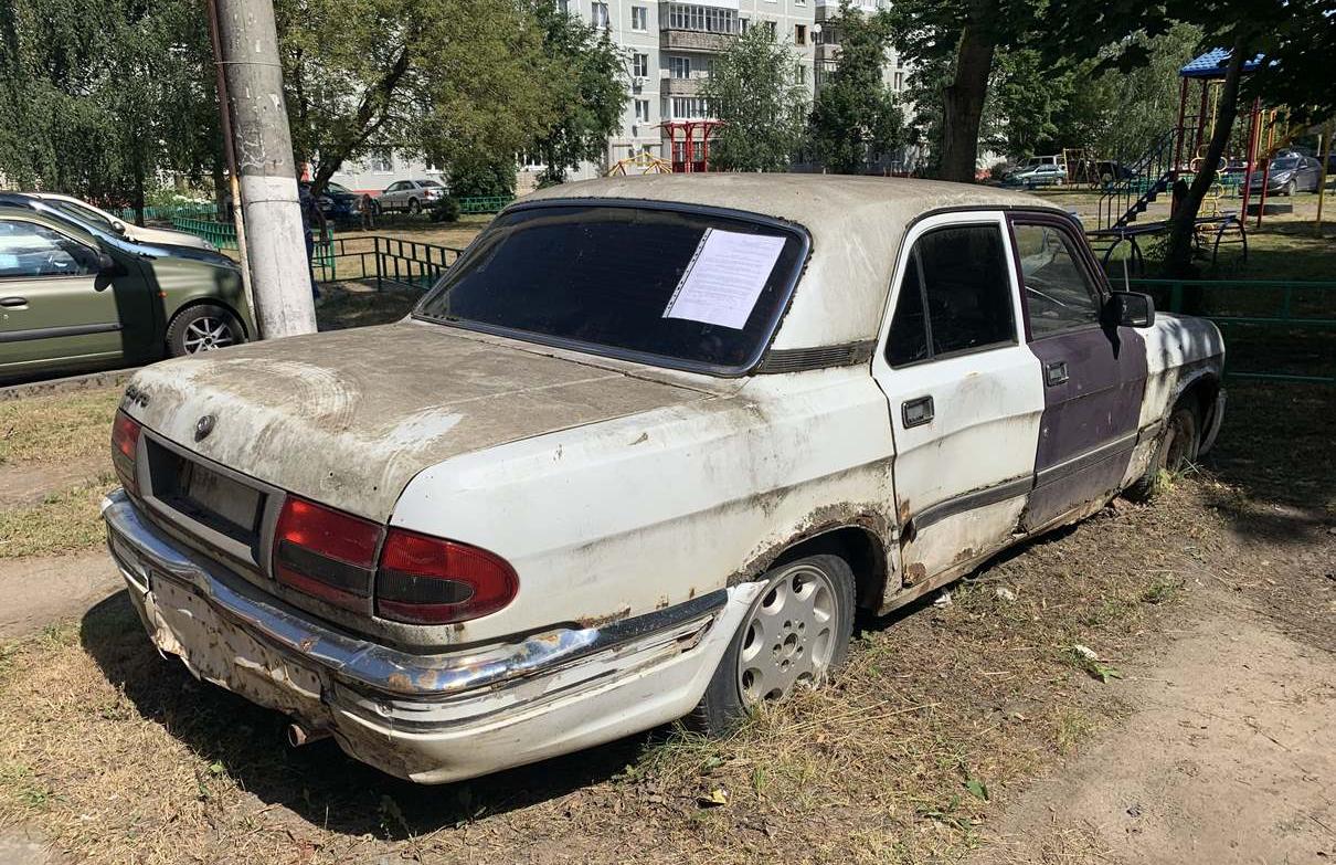 Администрация Твери просит пятерых автовладельцев убрать свой автохлам с улиц города Фото: администрация Твери