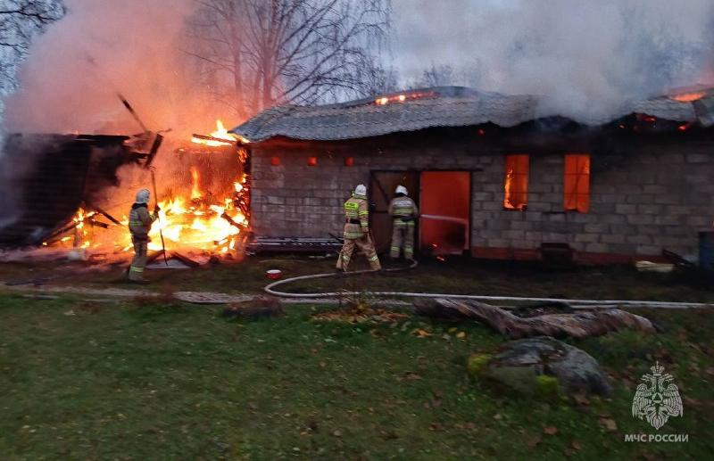 Дом и машина сгорели в Селижаровском округе Тверской области - новости Афанасий