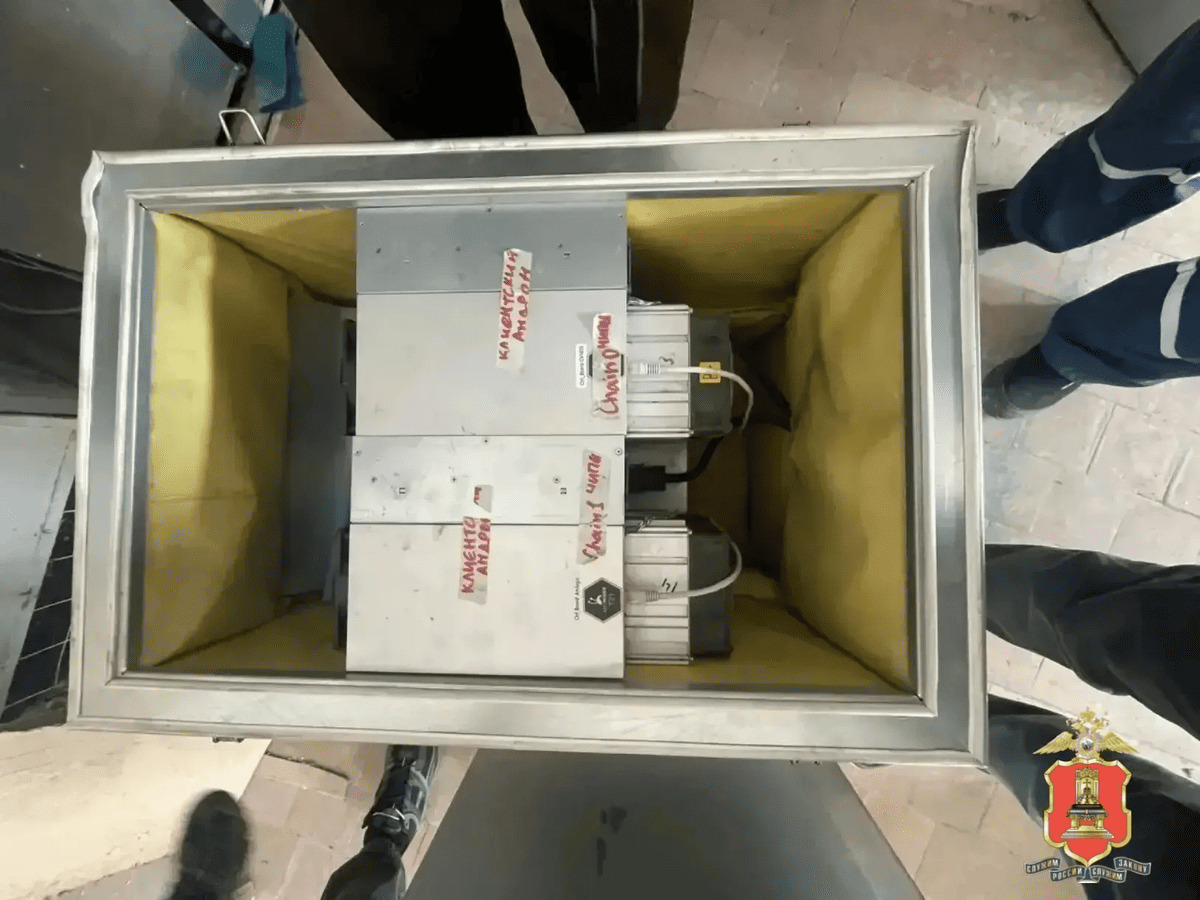 Житель Торжка воровал электричество, собрав майнинг-ферму Фото: пресс-служба УМВД России по Тверской области