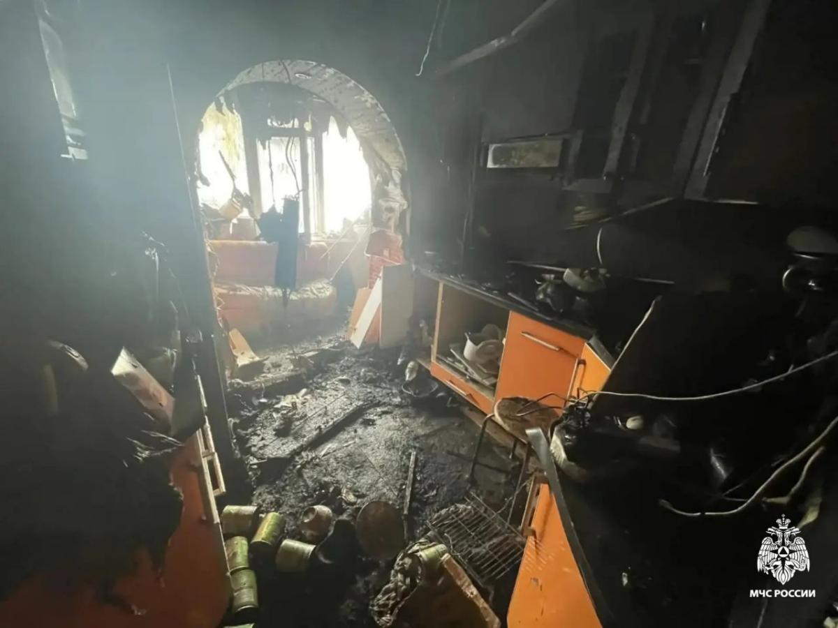 Тело мужчины обнаружили спасатели на пожаре в Кимрах Фото: МЧС