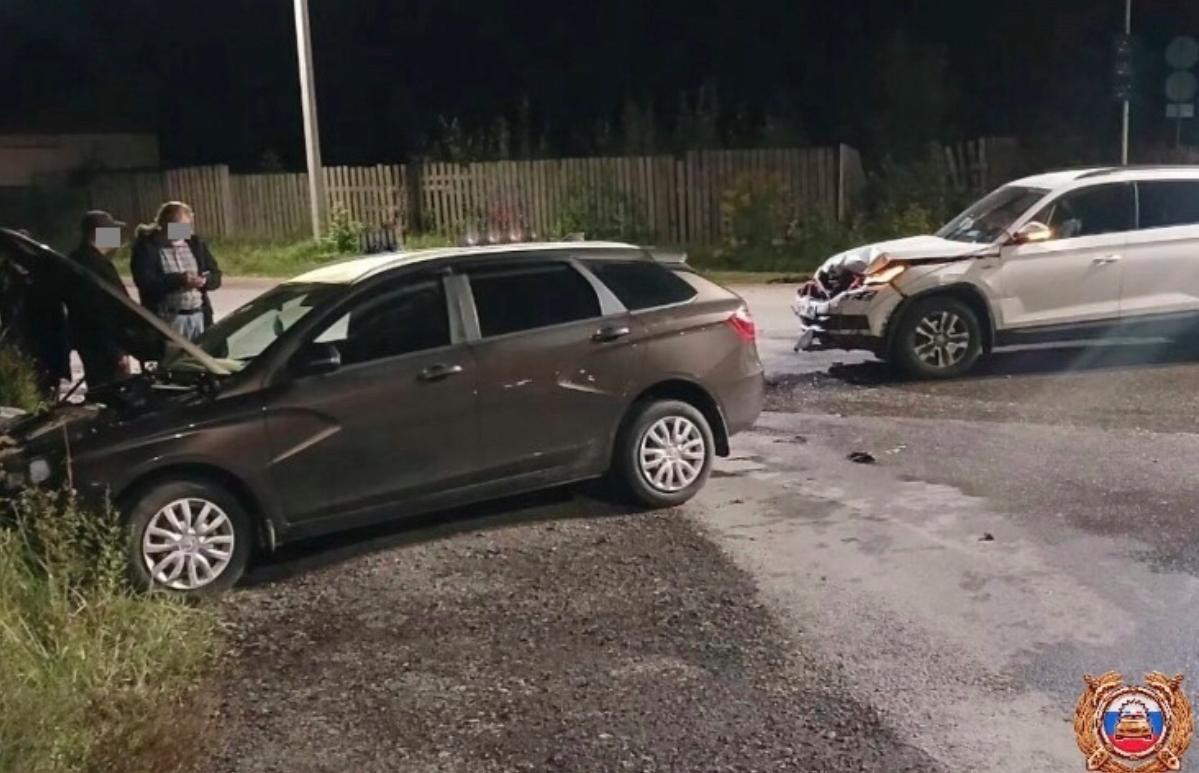 В ДТП на перекрестке в Вышнем Волочке пострадали дети - новости Афанасий