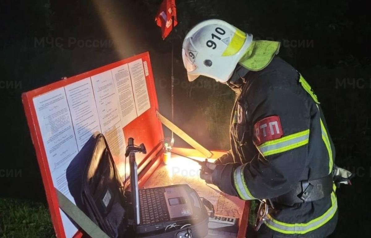 Ночью в Вышнем Волочке горел один из цехов местного льнозавода Фото: МЧС России о Тверской области Ночью в Вышнем Волочке горел один из цехов местного льнозавода Фото: МЧС России о Тверской области