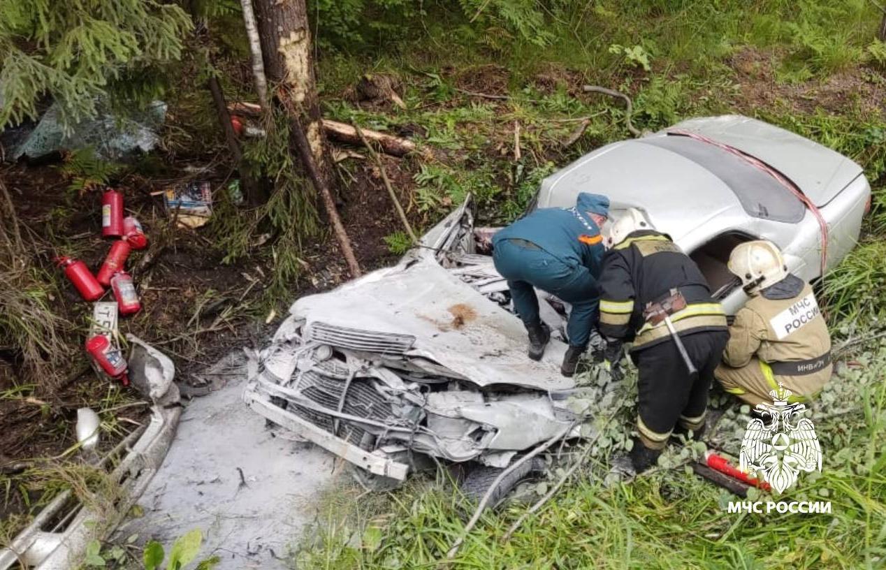Под Кимрами спасатели МЧС деблокировали из машины двух пострадавших - новости Афанасий