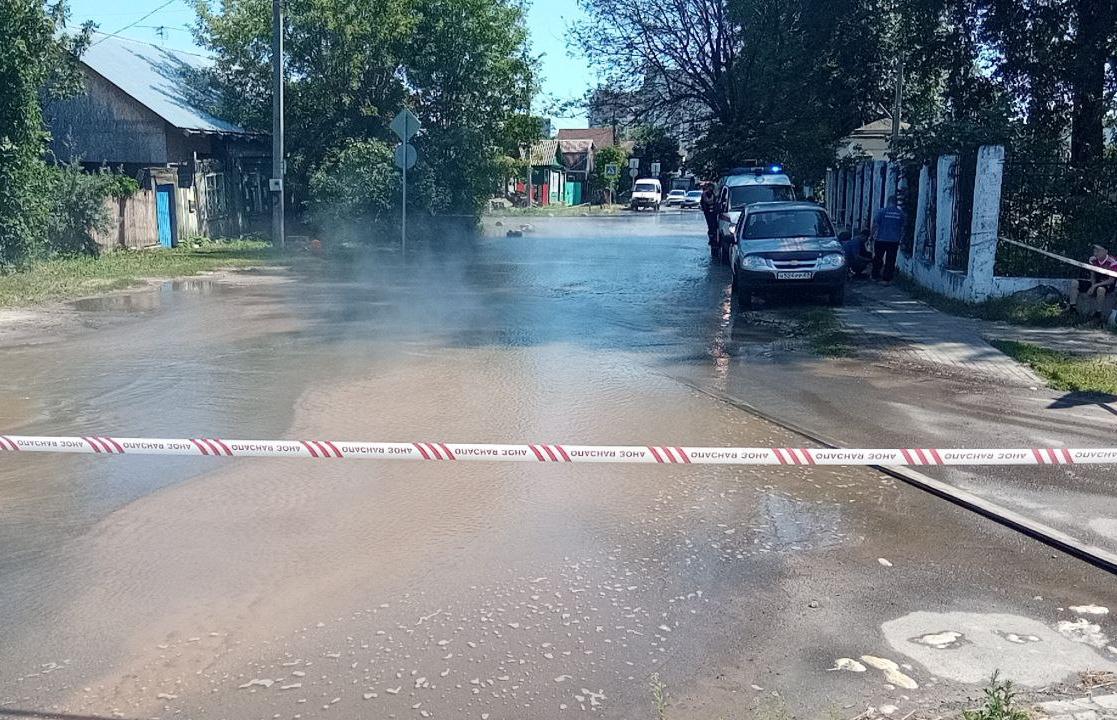 В Твери улицу Арсения Степанова залило кипятком — ВИДЕО Фото: очевидцы 
 Видео: 
News69