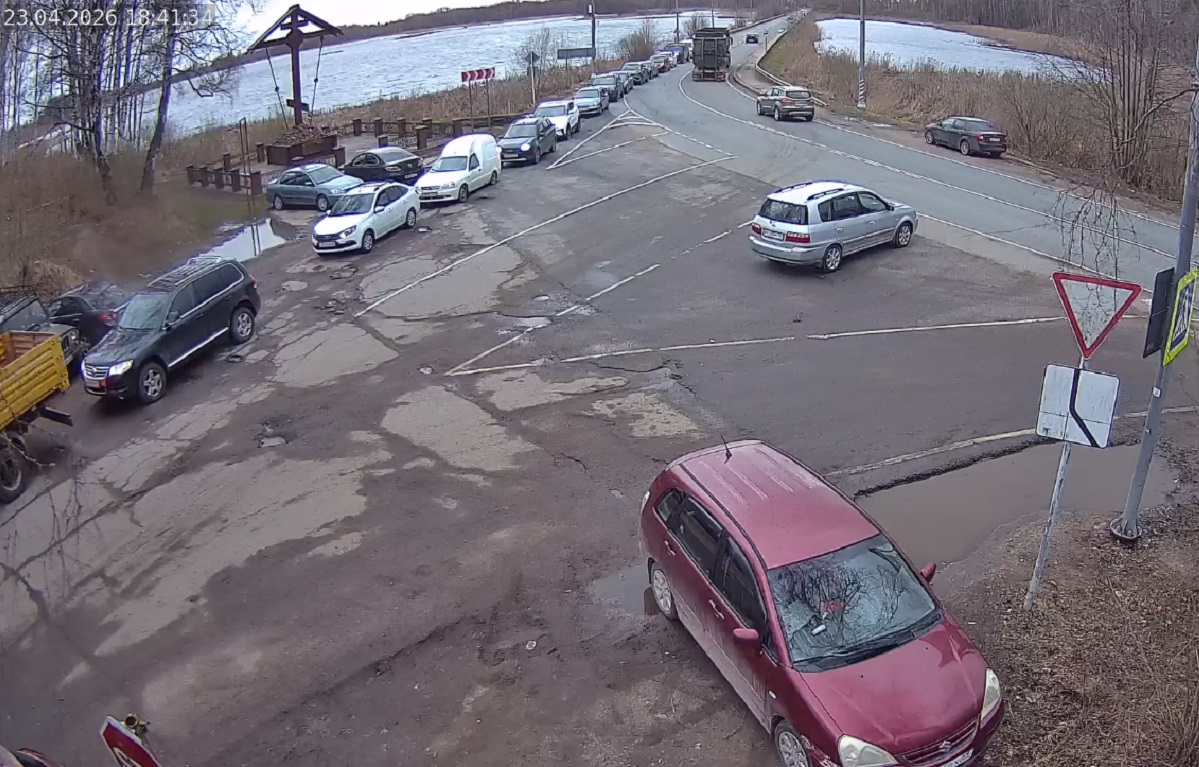 Возобновлена паромная переправа между Тверской и Московской областями На главной: скрин с камеры наблюдения