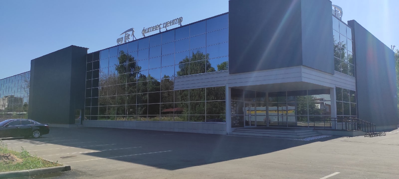 В Твери приставы опечатали крупный фитнес-центр  В Твери приставы опечатали крупный фитнес-центр