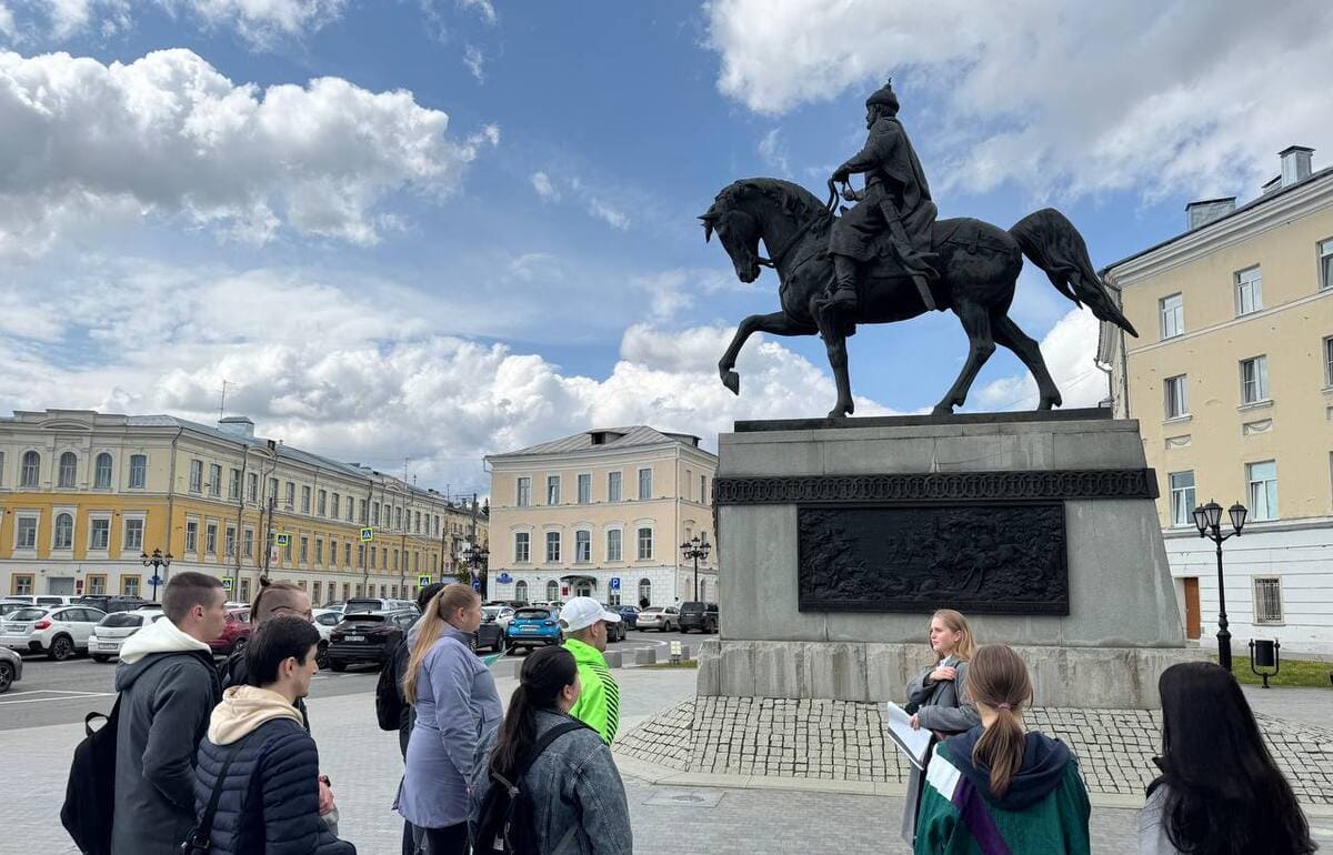 В Твери юные гиды провели экскурсию «Тверь – город воинской славы»