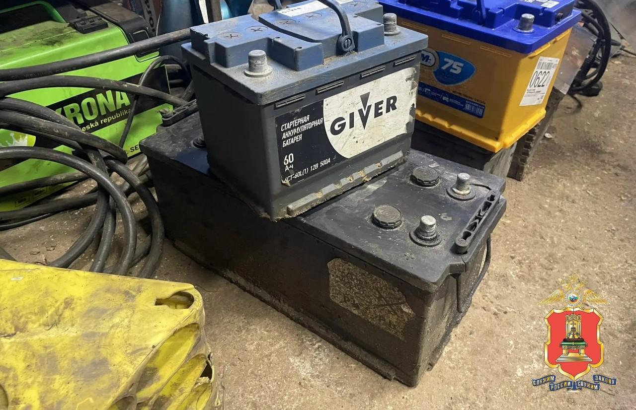 Тверская полиция нашла мужчину, похитившего на М9 аккумуляторы с дорожного знака - новости Афанасий