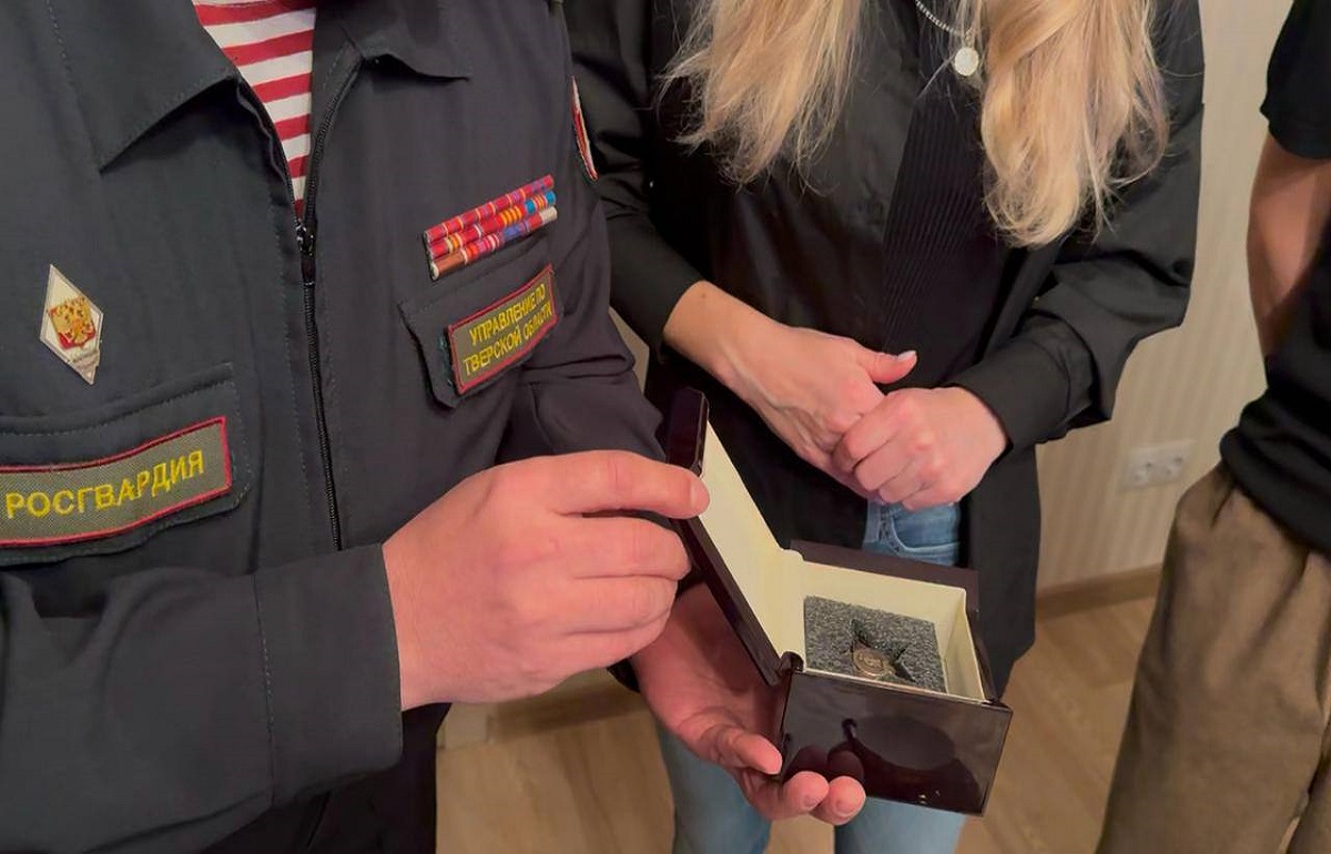 Жительнице Твери передали орден Красной Звезды ее прадеда-красноармейца - новости Афанасий