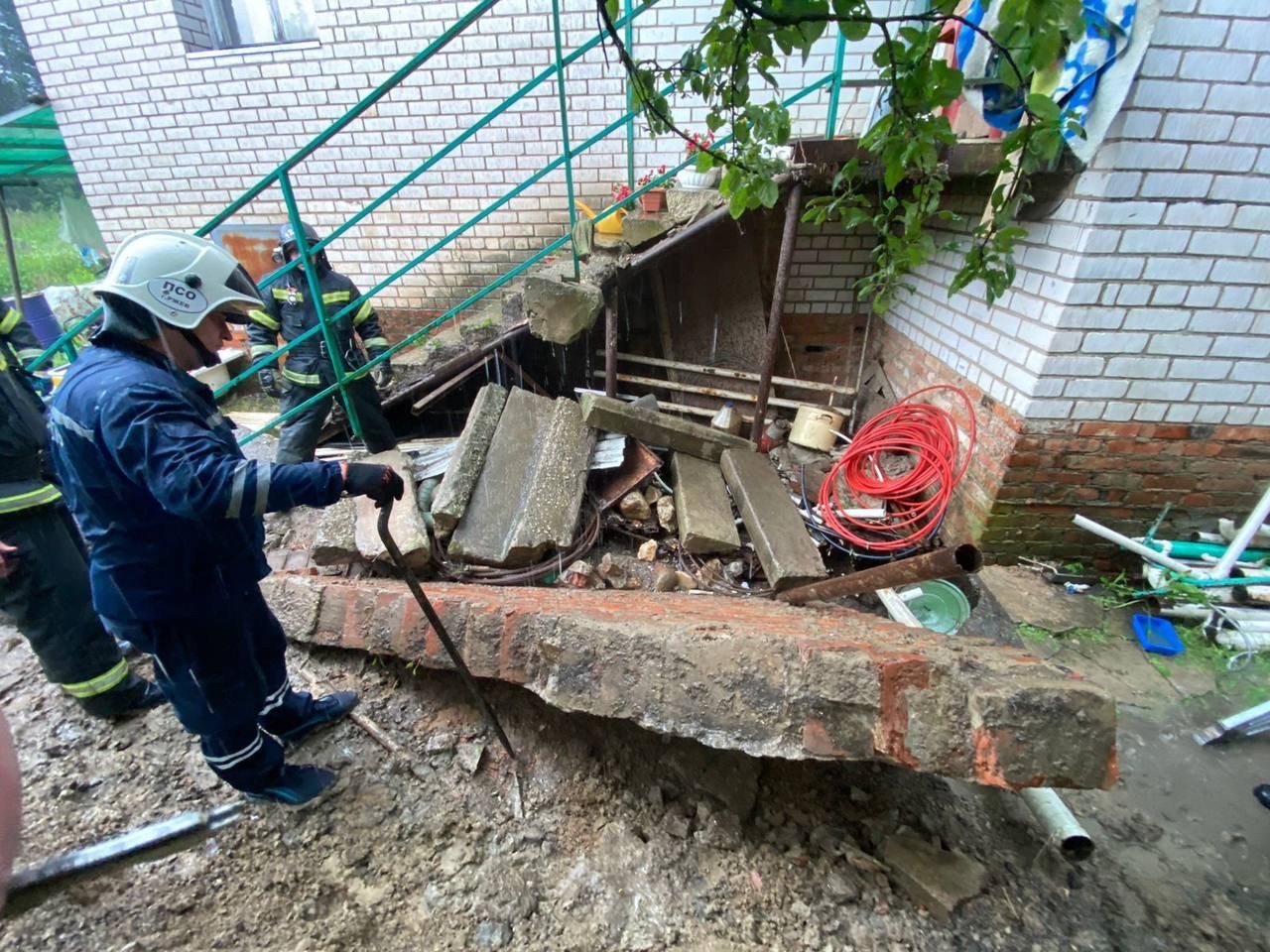 Человек погиб при обрушении крыльца в Ржеве