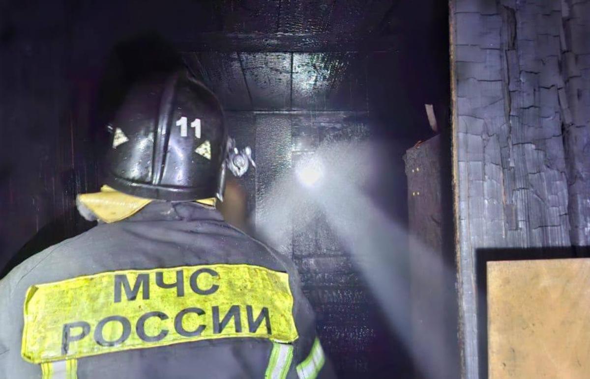 В Кимрах Тверской области пожарные не допустили распространения огня на соседние дома - новости Афанасий