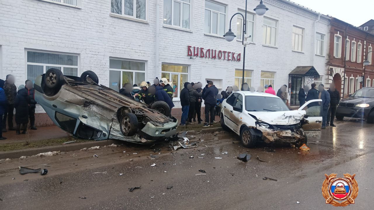 В ДТП в Торопце пострадали три человека Фото: Госавтоинспекция Тверской области