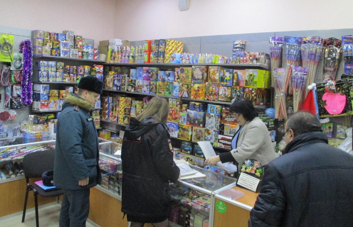 В Твери проверяют продавцов пиротехники - новости Афанасий