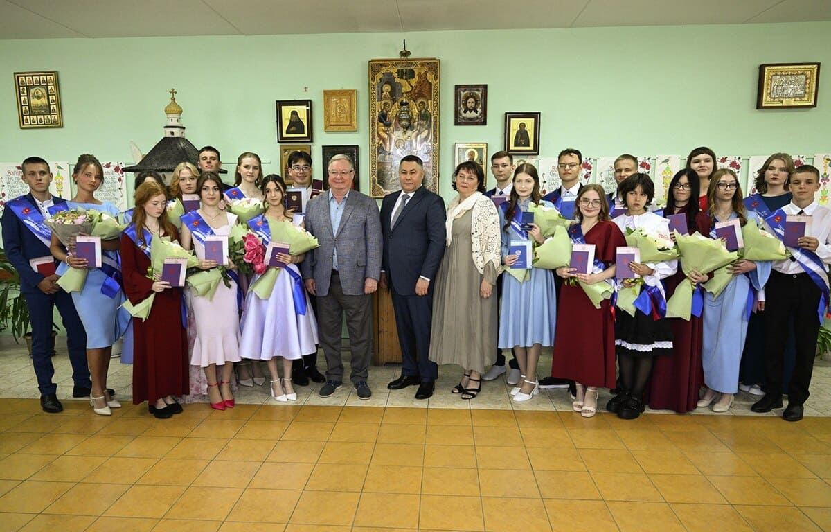 Выпускники гимназии имени протоиерея Алексия Злобина получили аттестаты - новости Афанасий