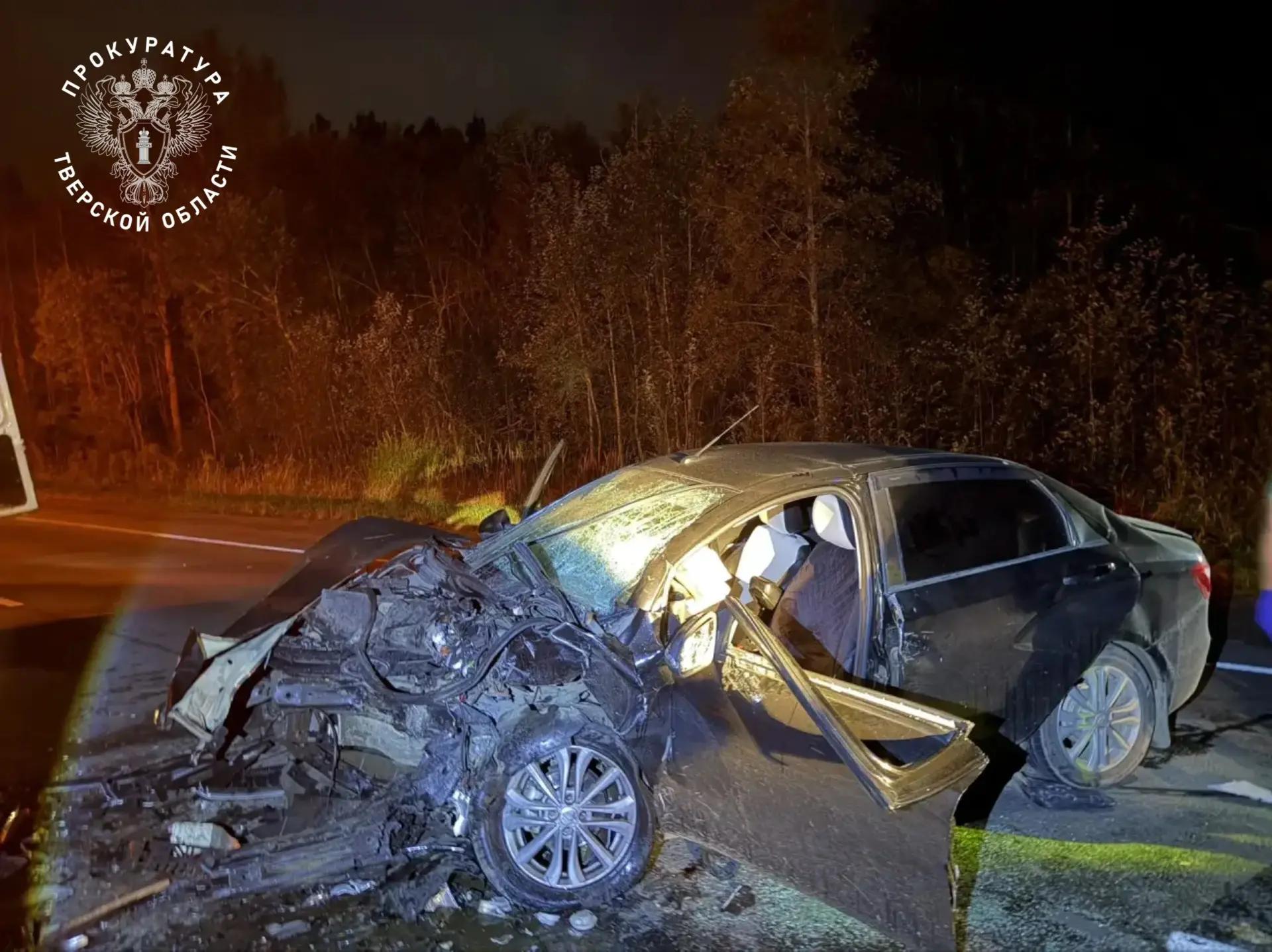 Два человека погибли и один пострадал в ДТП под Рамешками в Тверской области Фото: прокуратура Тверской области