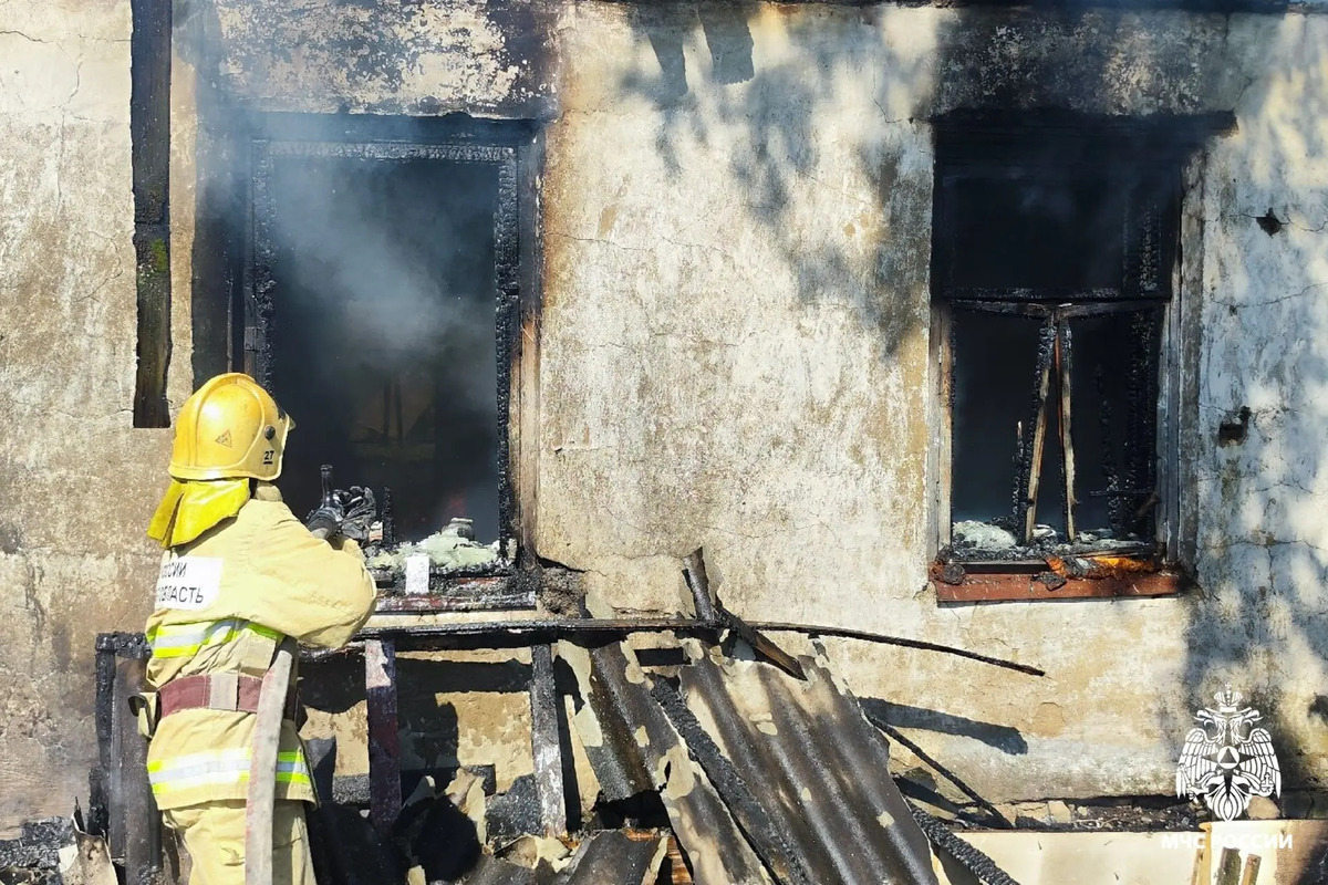 В Тверской области дом остался без крыши из-за электрической плиты Фото: МЧС