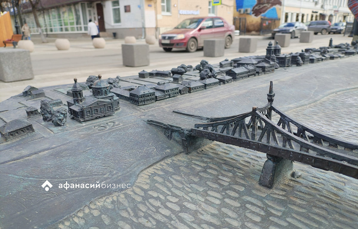 В Твери «вандалы» добрались до бронзовой копии моста Фото: Afanasy.biz