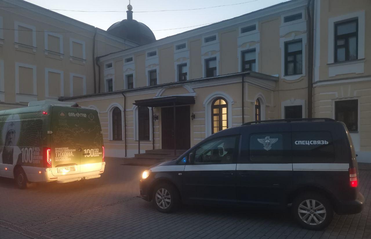 Спецсвязь сопровождает ковчег с мощами святителя Тихона по всей России  - новости Афанасий