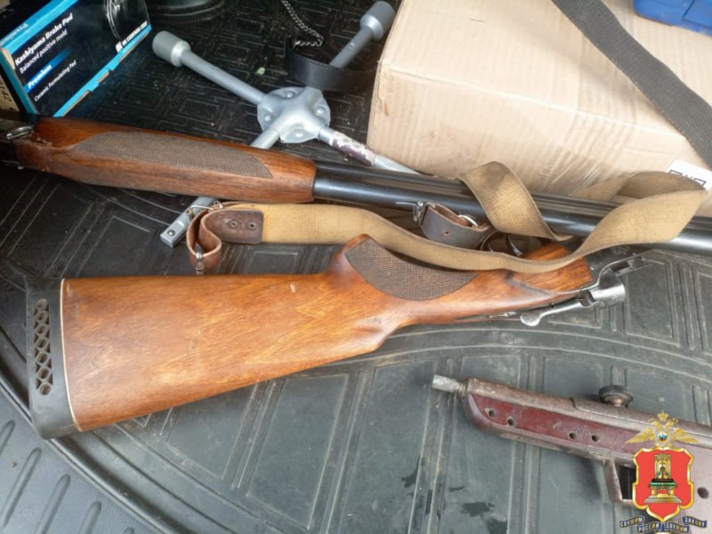 Житель Тверской области возил в своей машине оружие и патроны Фото: УМВД России по Тверской области