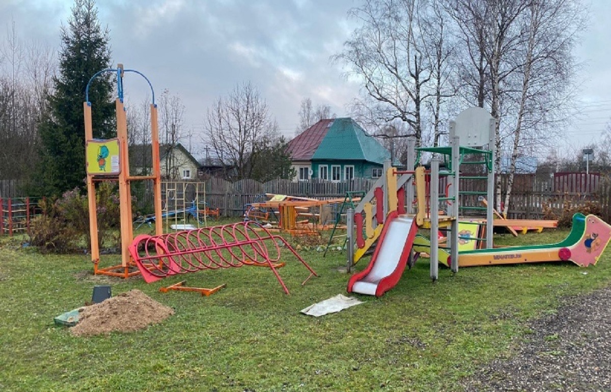 Прокуратура Кесовой Горы потребовала убрать с территории детского сада неустановленное, но опасное игровое оборудование Фото: Прокуратура Тверской области