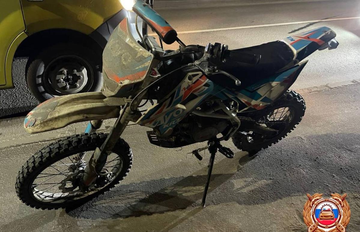 Водитель питбайка въехал в мачту освещения в поселке Новозавидовский - новости Афанасий