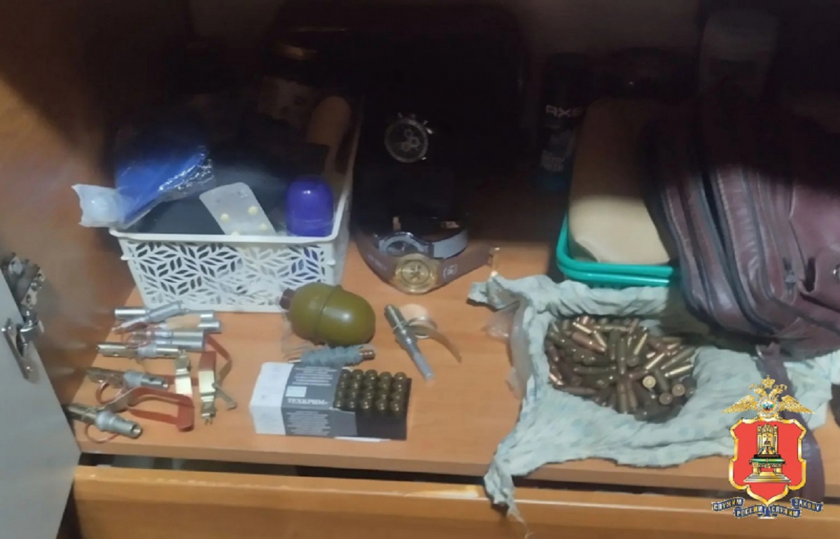 Целую коллекцию патронов и гранат хранил дома житель Вышнего Волочка Фото: УМВД России по Тверской области