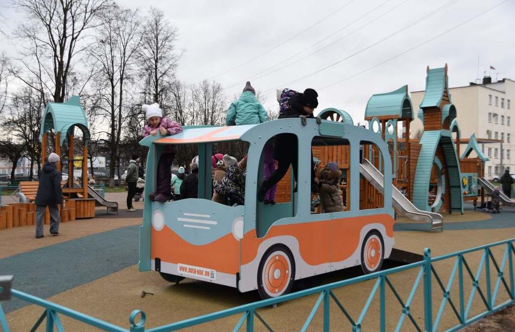 В Твери установили красочные детские площадки - новости Афанасий