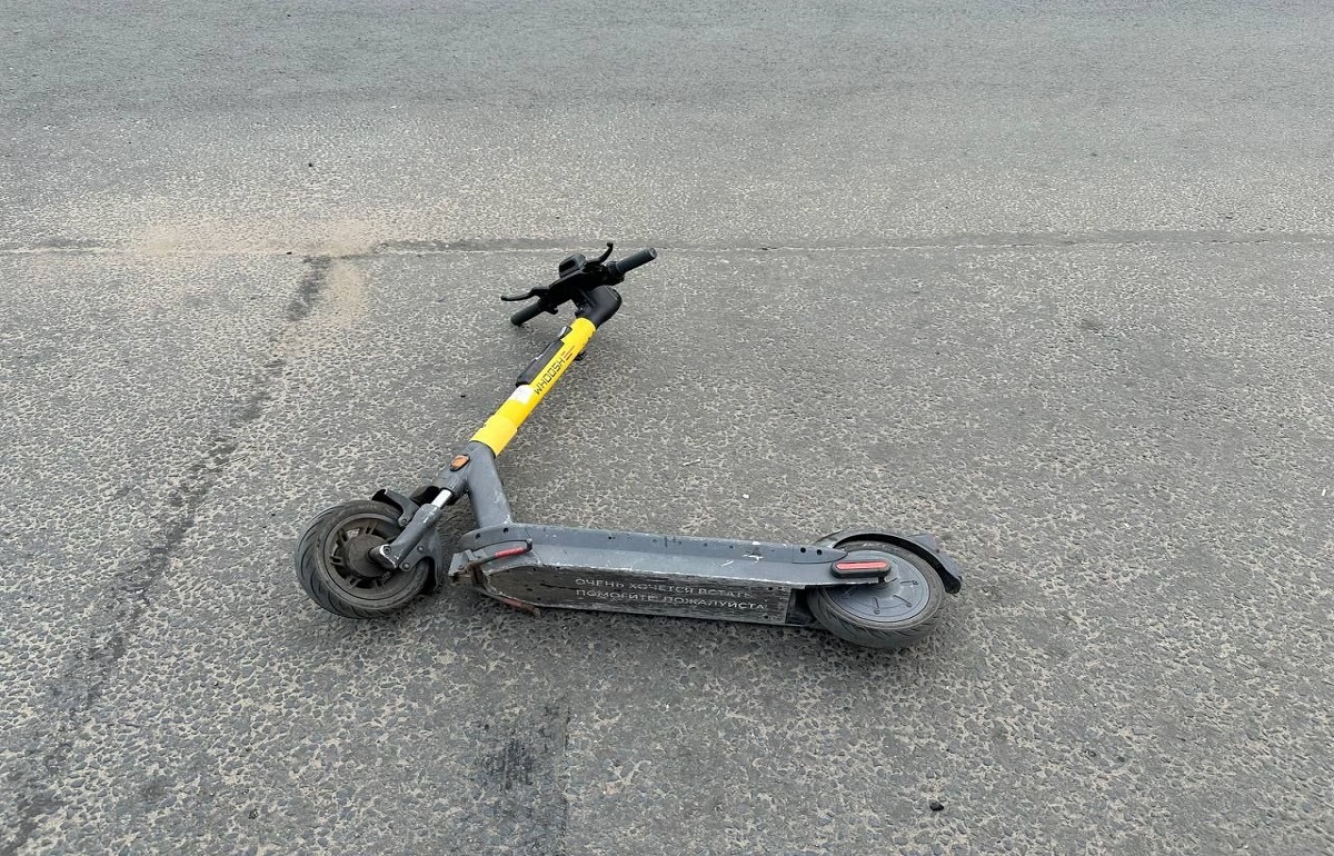 В центре Твери на тротуаре сбили девушку на самокате - новости Афанасий