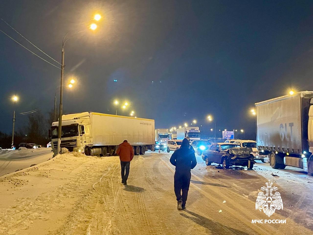 В Твери на окружной из-за ДТП с несколькими авто затруднено движение  Фото: ГУ МЧС России по Тверской области